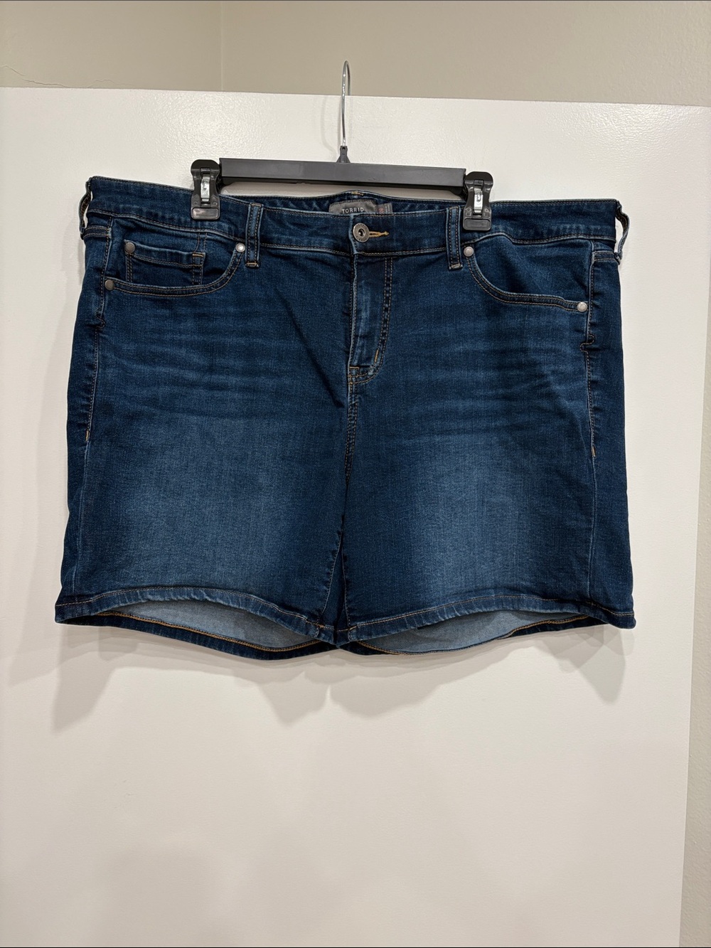 Torrid Blue Denim Shorts - Size 20 - Like New